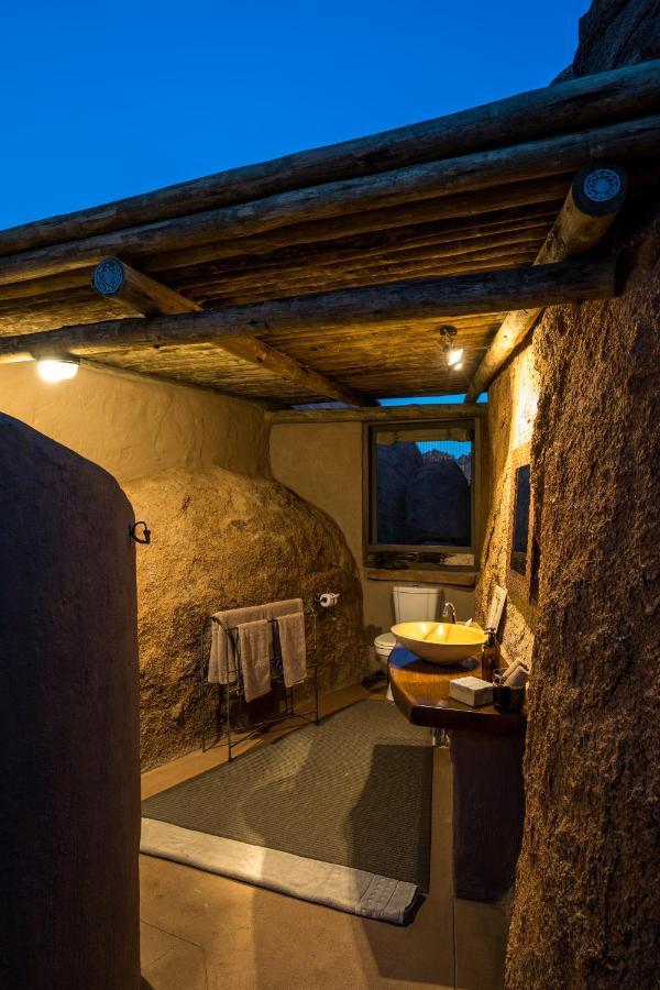 Mowani Mountain Camp Hotel Khorixas Buitenkant foto